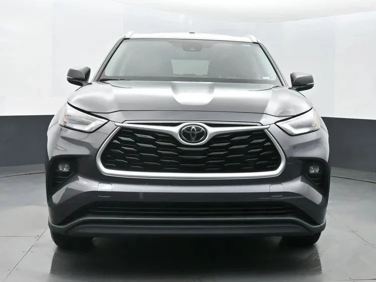 2023 Toyota Highlander - Image 3 of 12