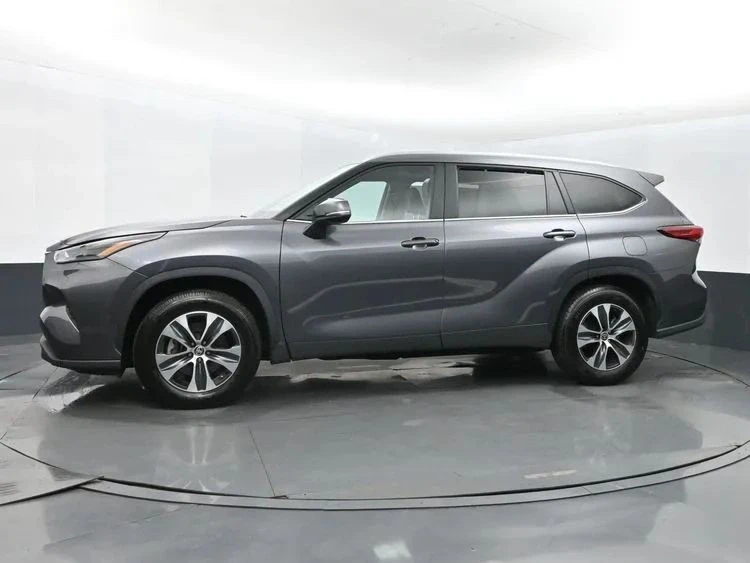 2023 Toyota Highlander - Image 5 of 12