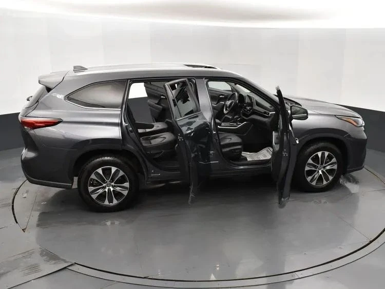 2023 Toyota Highlander - Image 6 of 12