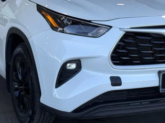 2023 Toyota Highlander - Image 8 of 12