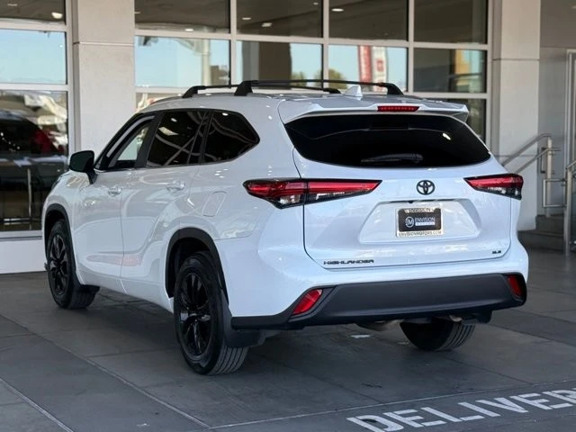 2023 Toyota Highlander - Image 9 of 12