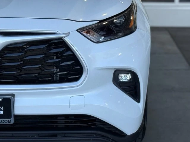 2023 Toyota Highlander - Image 5 of 12