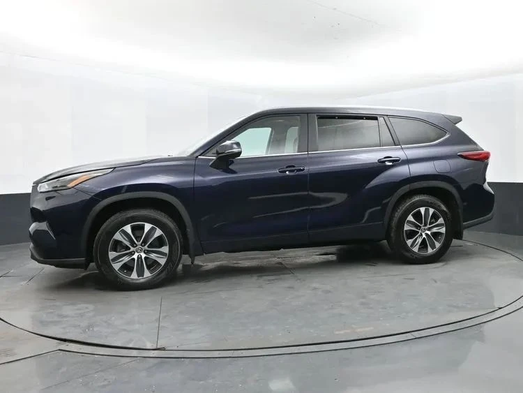 2023 Toyota Highlander - Image 5 of 12