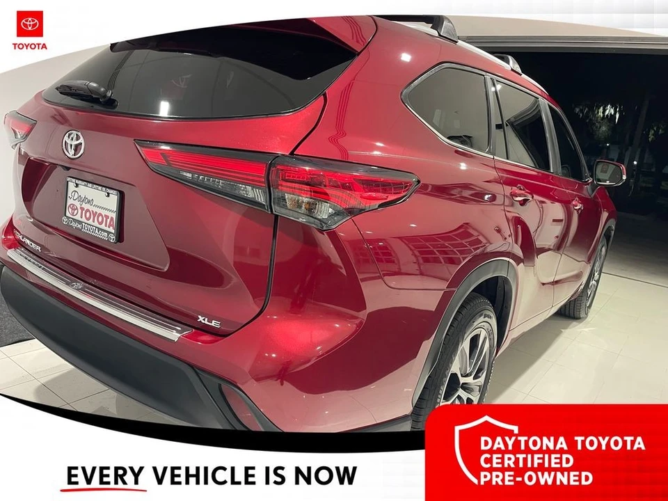 2023 Toyota Highlander - Image 8 of 12