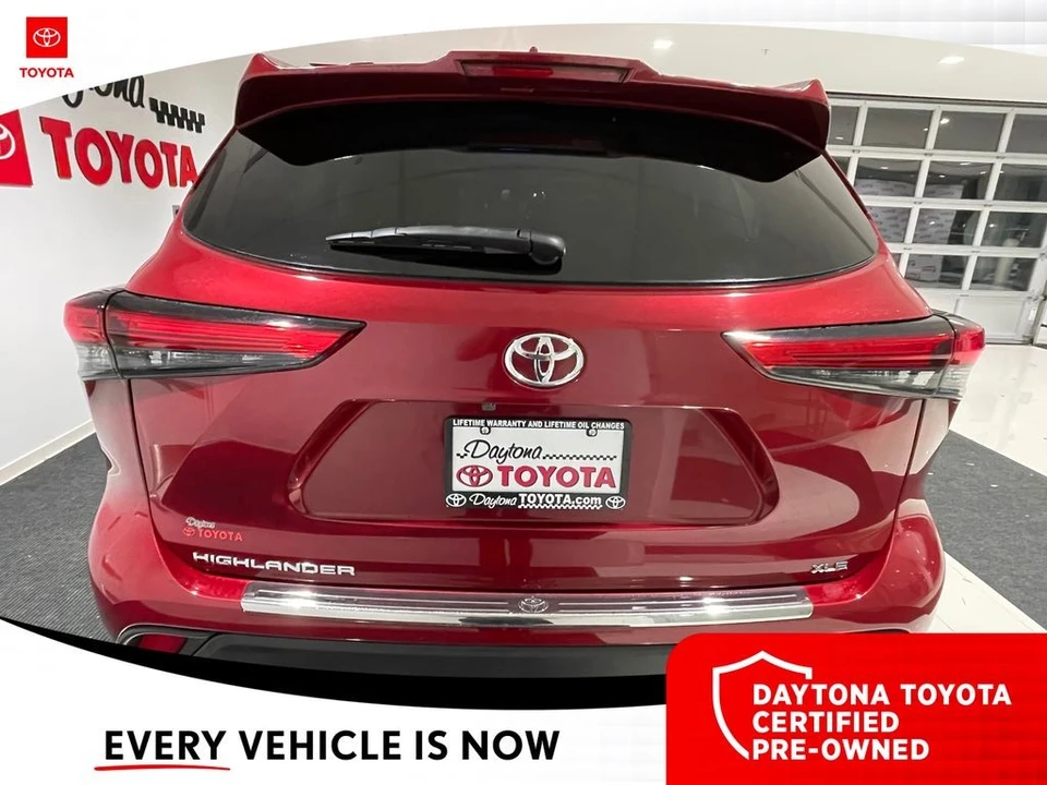2023 Toyota Highlander - Image 10 of 12