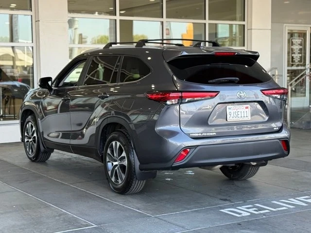 2023 Toyota Highlander - Image 9 of 21