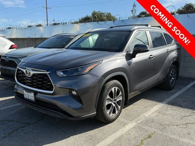 2023 Toyota Highlander - Image 2 of 9