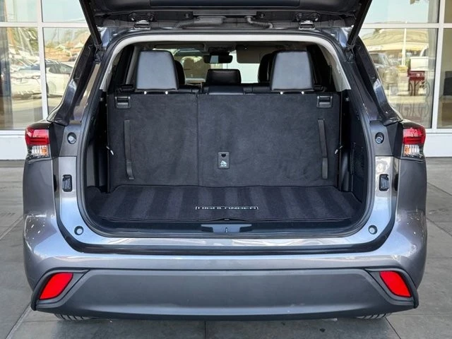 2023 Toyota Highlander - Image 15 of 21
