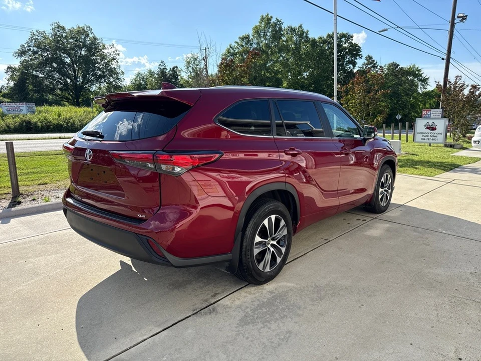 2023 Toyota Highlander - Image 4 of 21