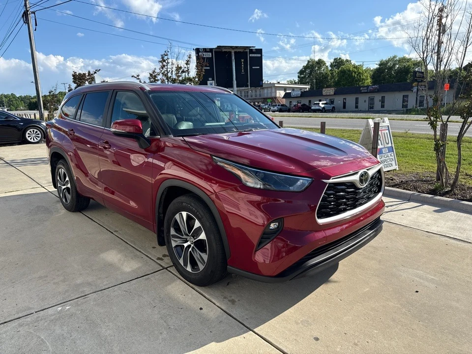 2023 Toyota Highlander - Image 5 of 21