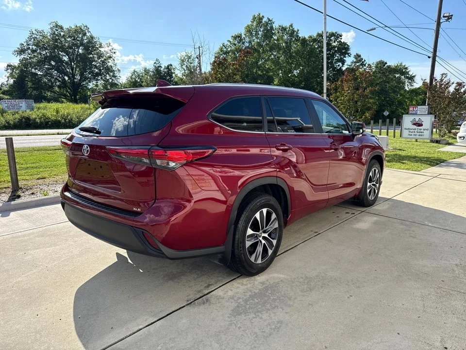 2023 Toyota Highlander - Image 4 of 21