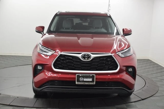 2023 Toyota Highlander - Image 3 of 12
