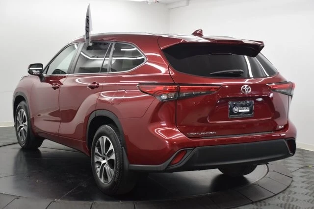 2023 Toyota Highlander - Image 4 of 12