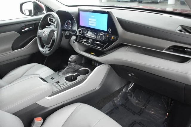2023 Toyota Highlander - Image 11 of 12