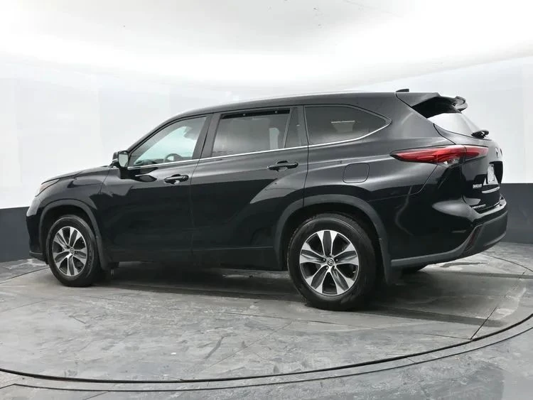 2023 Toyota Highlander - Image 9 of 12