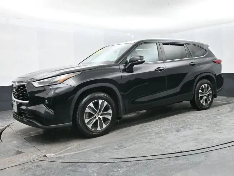 2023 Toyota Highlander - Image 5 of 12