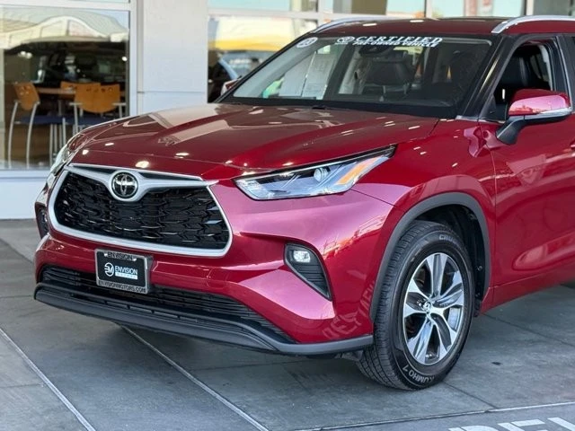 2023 Toyota Highlander - Image 3 of 12