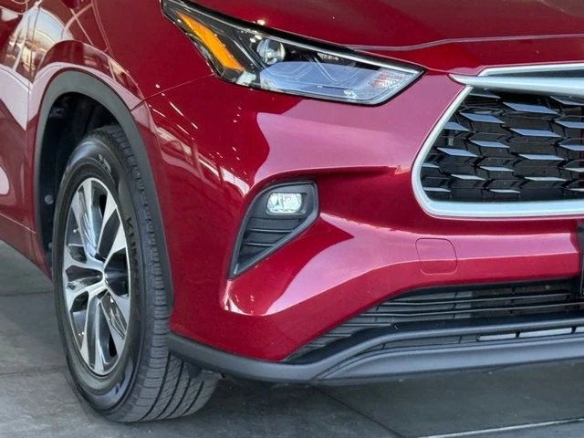 2023 Toyota Highlander - Image 8 of 12