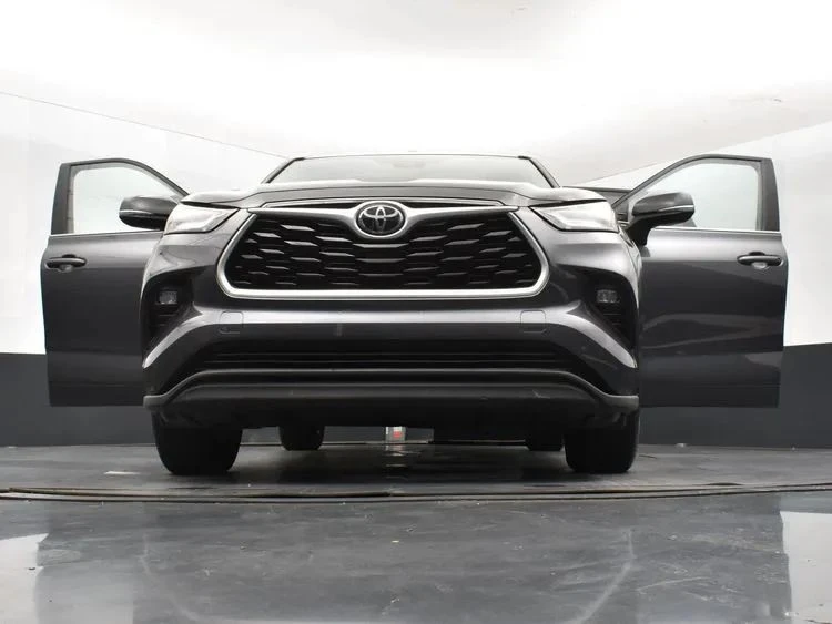 2023 Toyota Highlander - Image 11 of 12