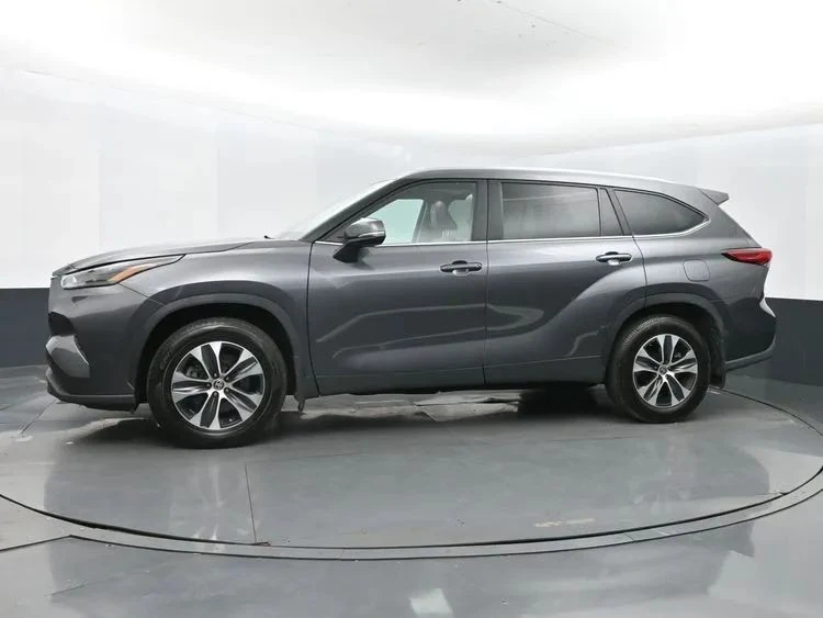 2023 Toyota Highlander - Image 5 of 12