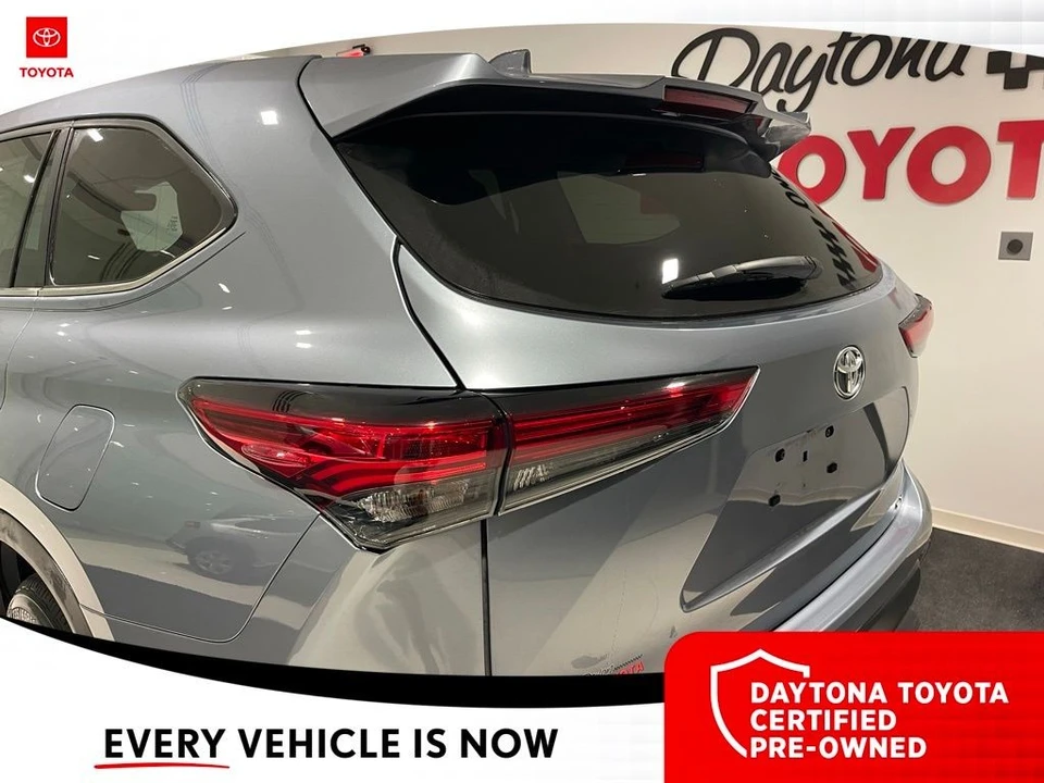 2023 Toyota Highlander - Image 9 of 12