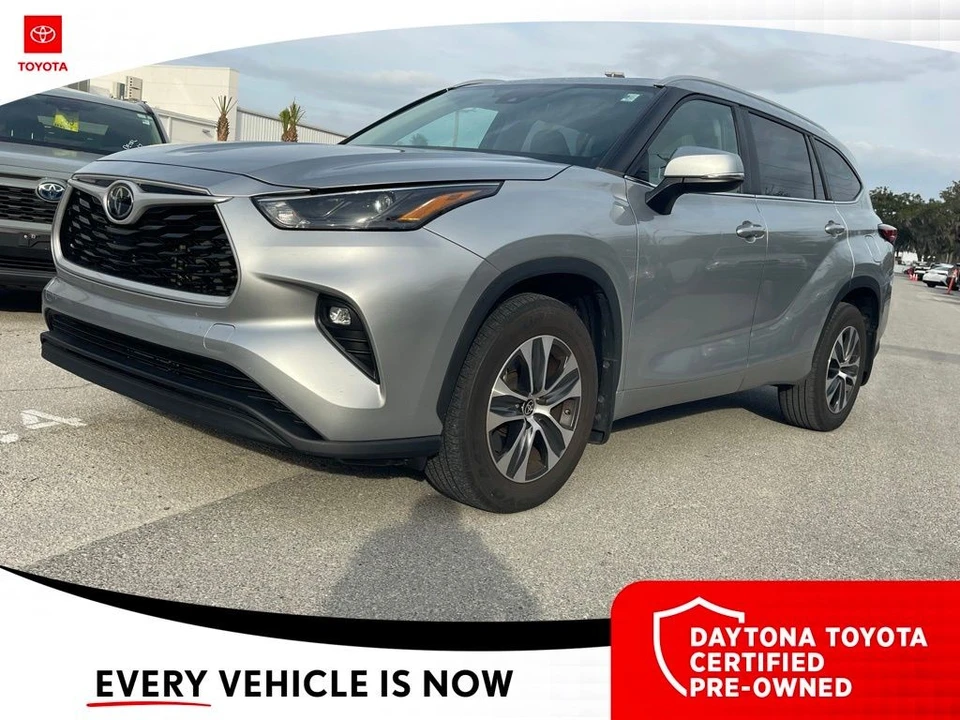 2023 Toyota Highlander - Image 9 of 10