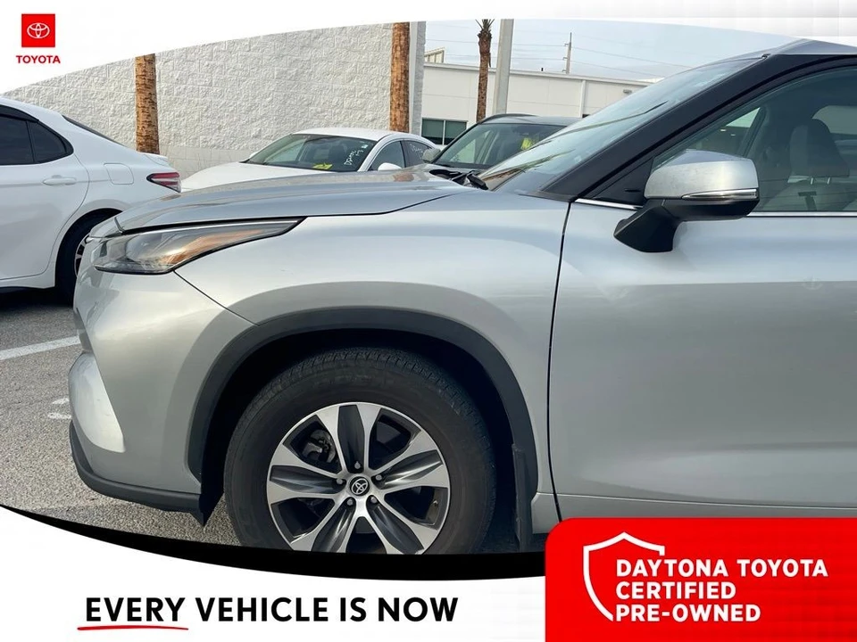 2023 Toyota Highlander - Image 3 of 10