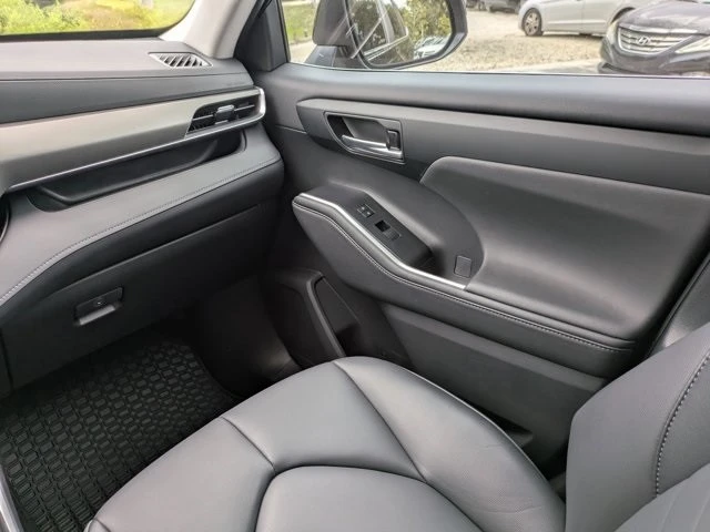 2023 Toyota Highlander - Image 20 of 21