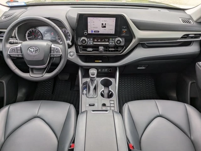 2023 Toyota Highlander - Image 18 of 21