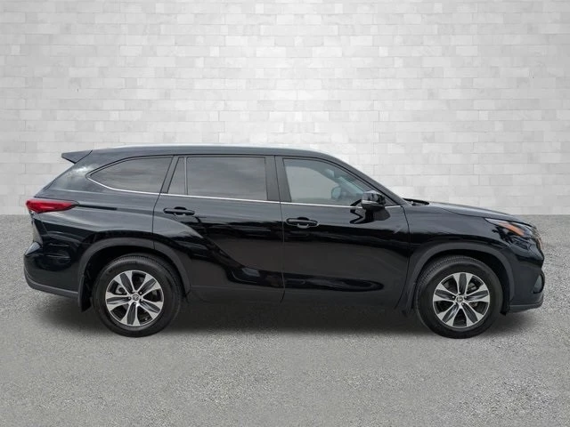 2023 Toyota Highlander - Image 3 of 21