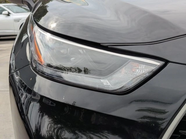 2023 Toyota Highlander - Image 10 of 21