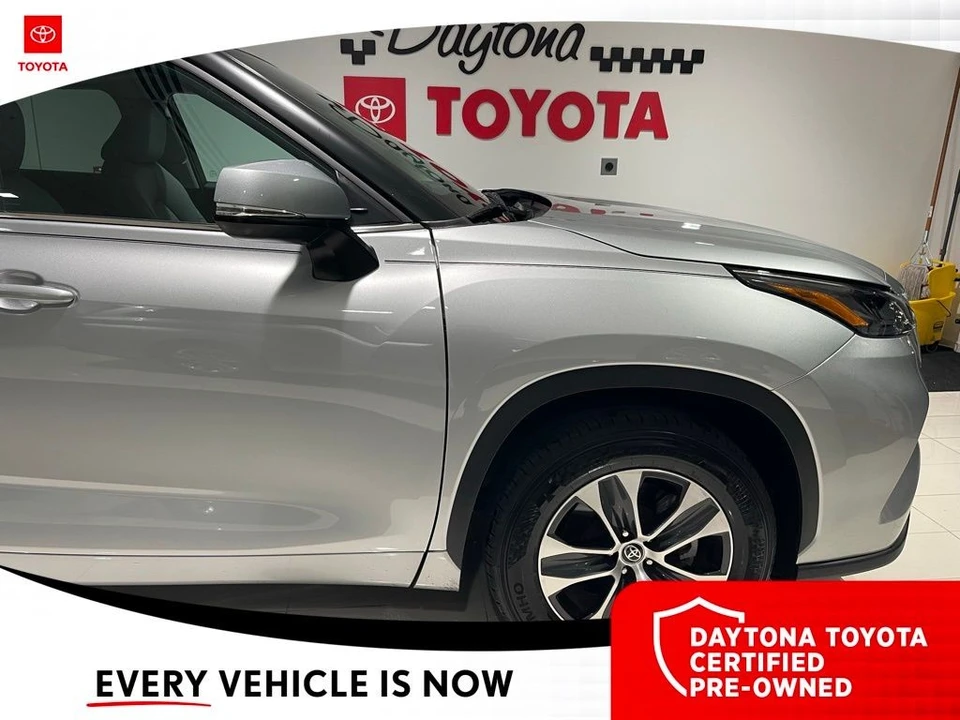 2023 Toyota Highlander - Image 7 of 12