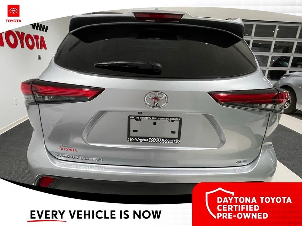 2023 Toyota Highlander - Image 11 of 12