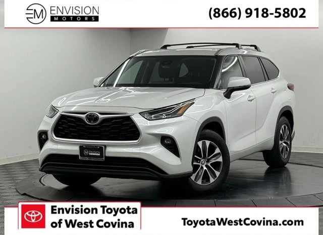 2023 Toyota Highlander - Image 2 of 12