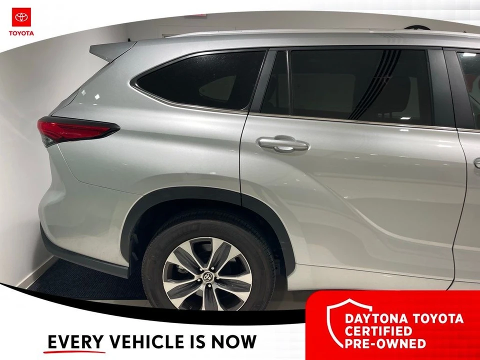 2023 Toyota Highlander - Image 4 of 10