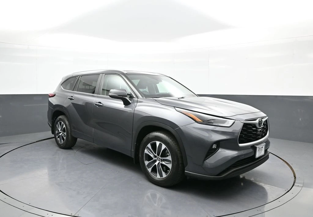 2023 Toyota Highlander - Image 4 of 12