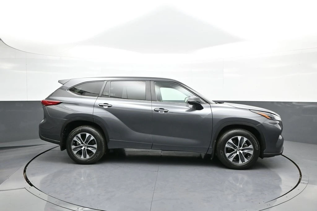 2023 Toyota Highlander - Image 5 of 12