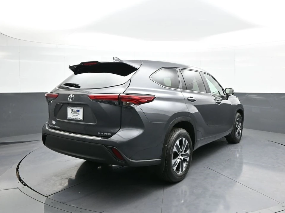 2023 Toyota Highlander - Image 6 of 12