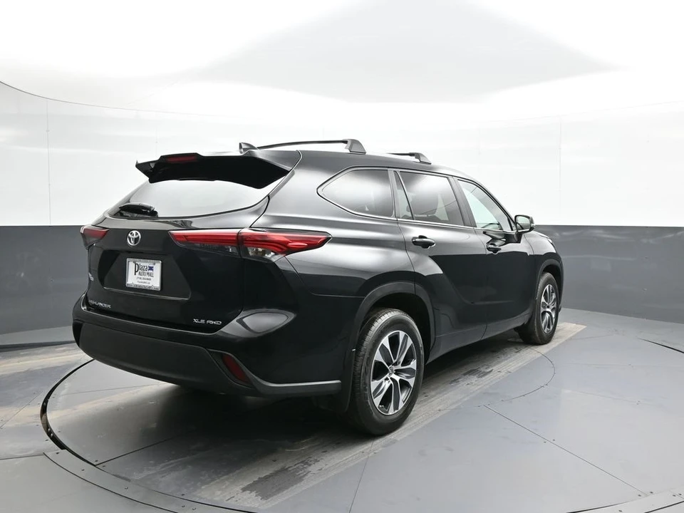 2023 Toyota Highlander - Image 6 of 12