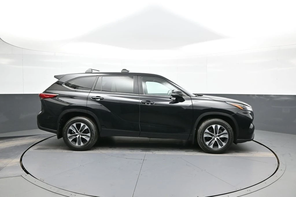 2023 Toyota Highlander - Image 5 of 12