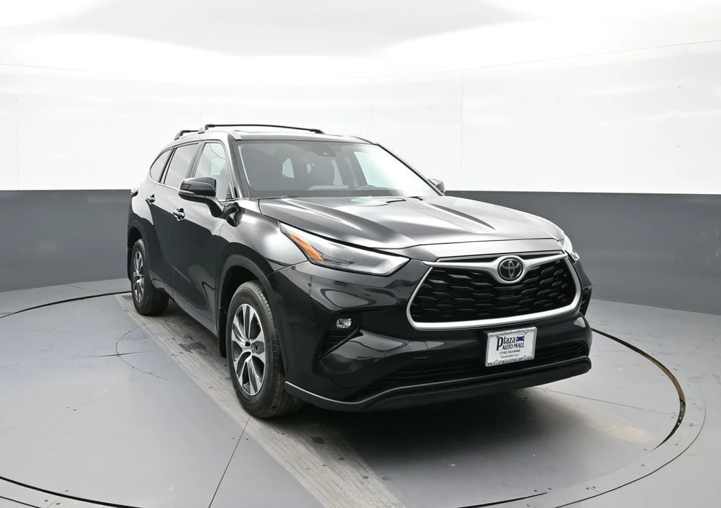 2023 Toyota Highlander - Image 3 of 12