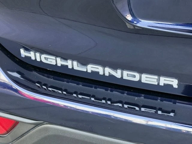 2023 Toyota Highlander - Image 14 of 21