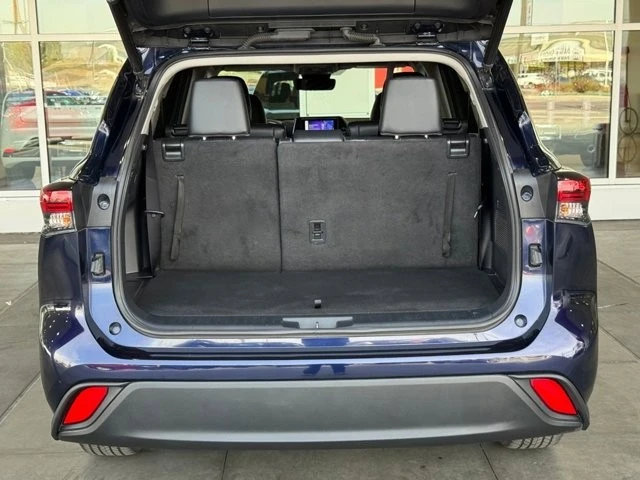 2023 Toyota Highlander - Image 16 of 21