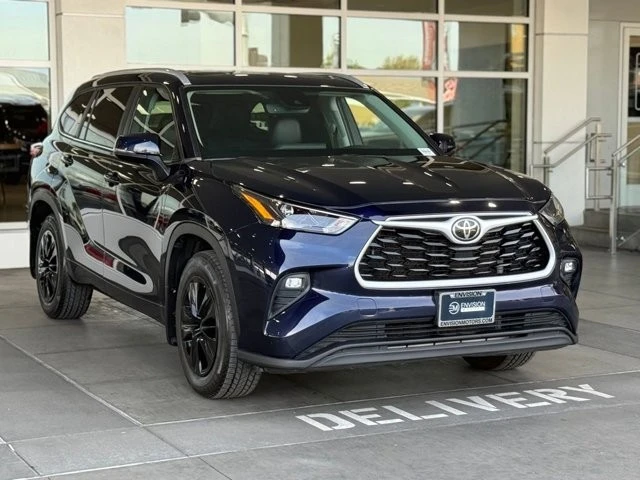 2023 Toyota Highlander - Image 8 of 12