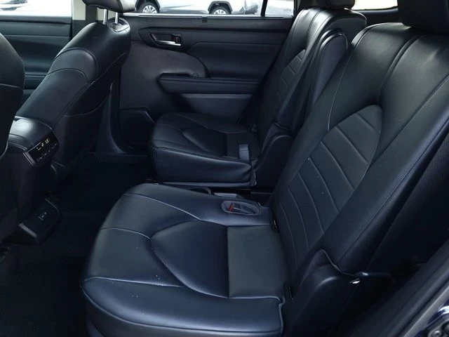 2023 Toyota Highlander - Image 11 of 12