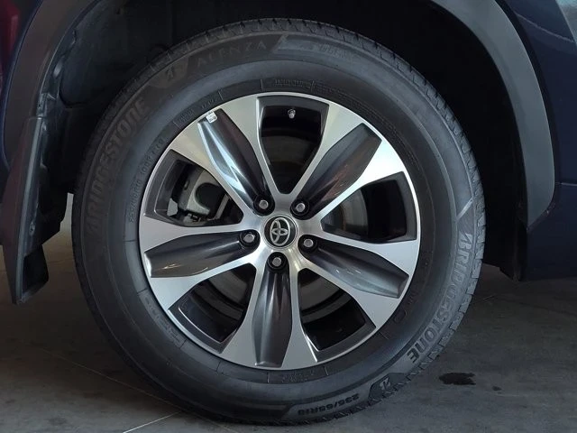 2023 Toyota Highlander - Image 5 of 12