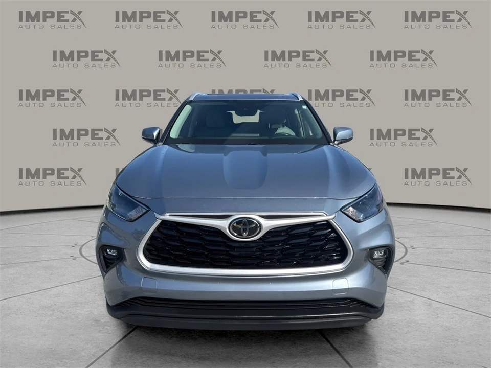 2023 Toyota Highlander - Image 8 of 12