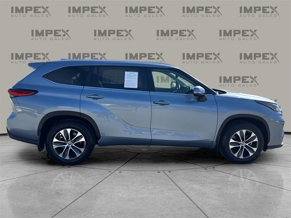 2023 Toyota Highlander - Image 6 of 12