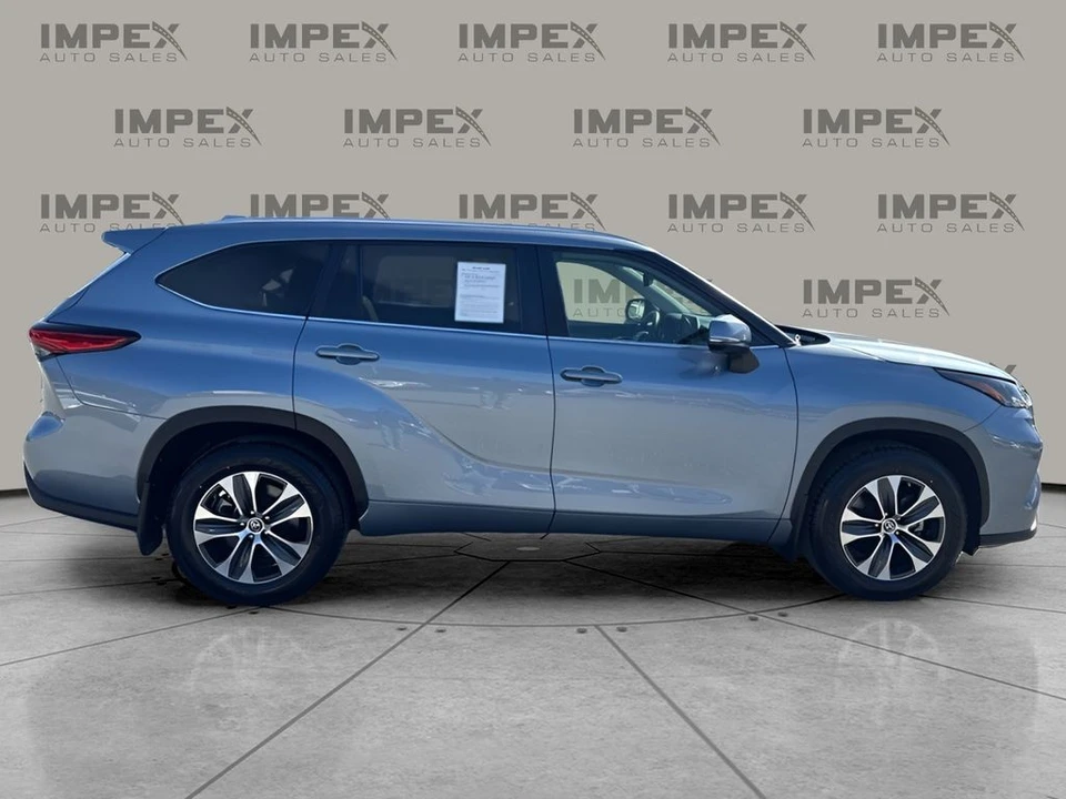 2023 Toyota Highlander - Image 6 of 12