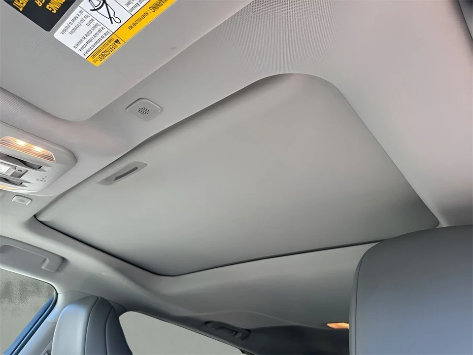 2023 Toyota Highlander - Image 11 of 12